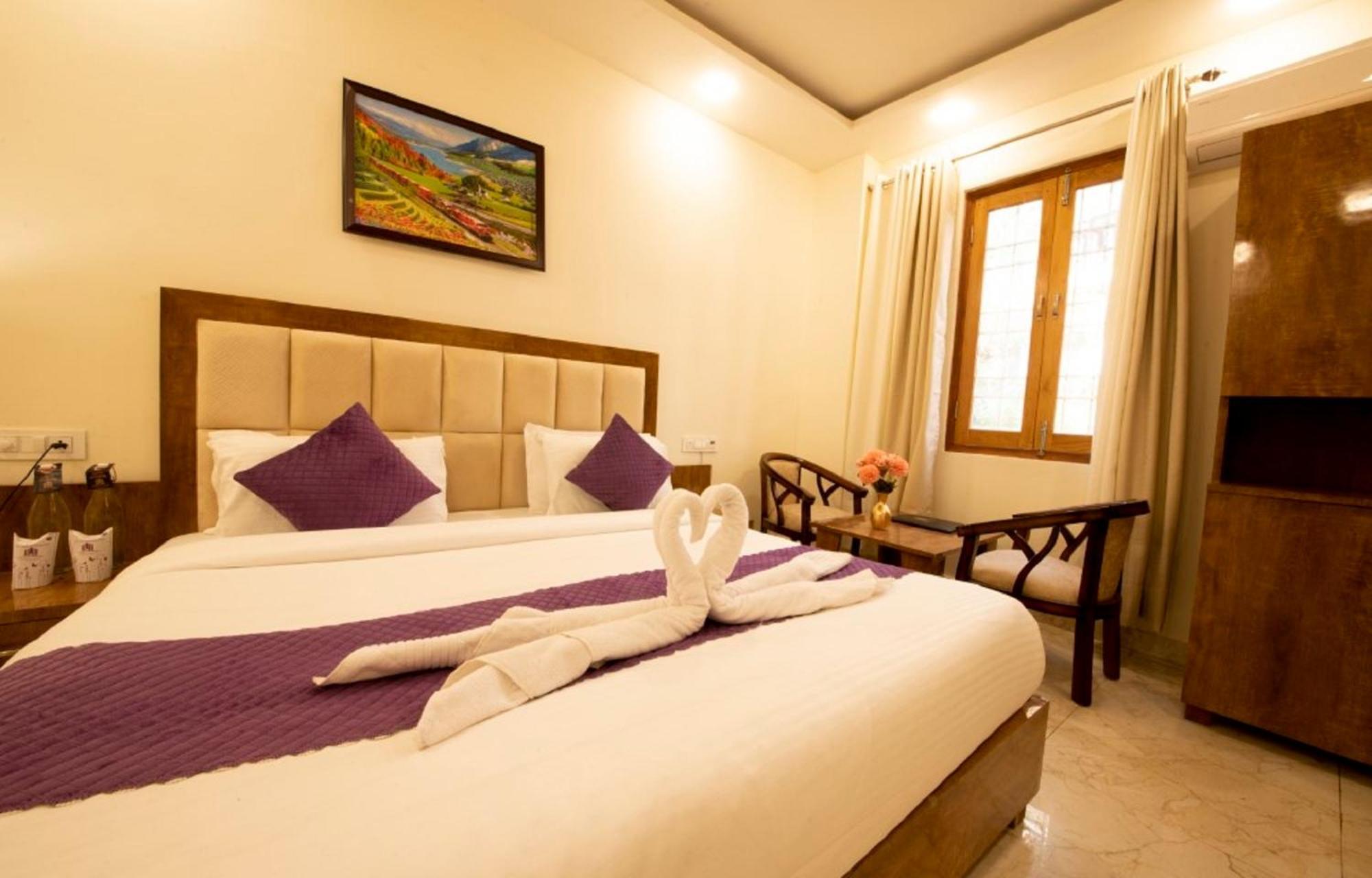 Guest house Plaza Saphire At Railway Station